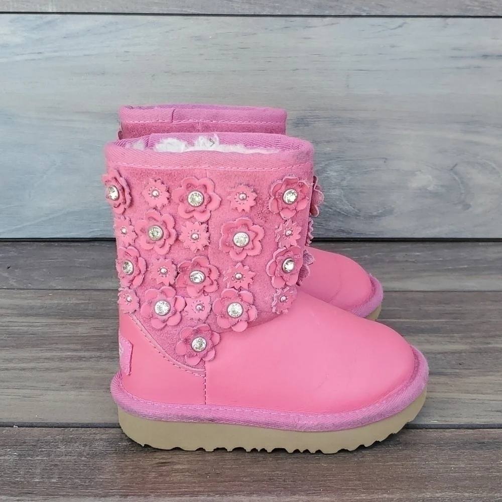 Ugg Azalea Kids Girls Classic Short II Ankle Boots Flowers Petal Shoes sz 7